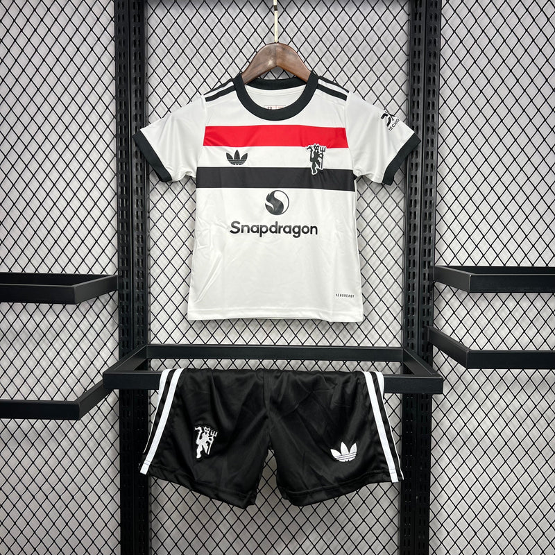 MANCHESTER UNITED III 24/25 KIT INFANTIL